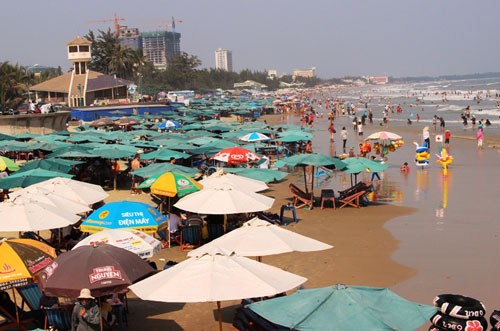 Vũng Tàu nói gì về việc cấm ăn nhậu, nấu nướng ở bãi biển?
