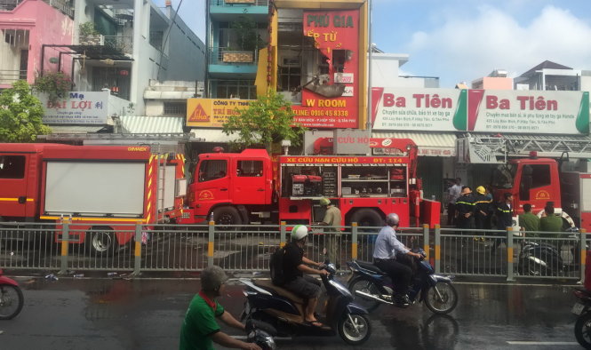 Cháy cửa hàng trong đêm, 4 người chết