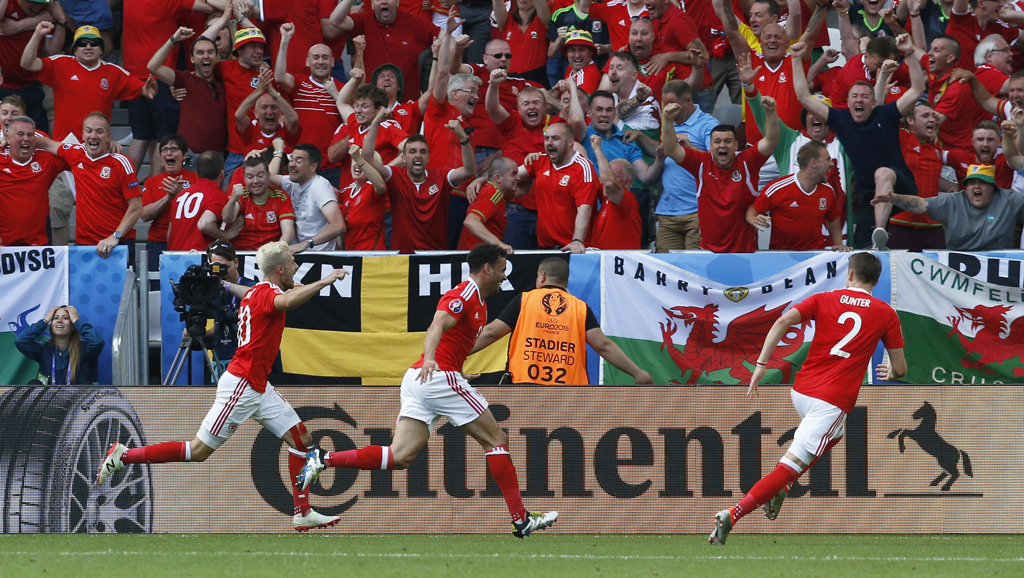 Diễn biến các trận VCK Euro 2016 đên 11-6: Nga hòa Anh phút cuối, Gareth Bale lập siêu phẩm cho Xứ Wales và Thụy Sỹ hạ Albania