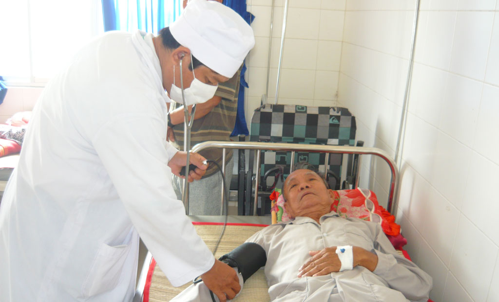 Đóng góp khi lành, để dành khi đau ốm
