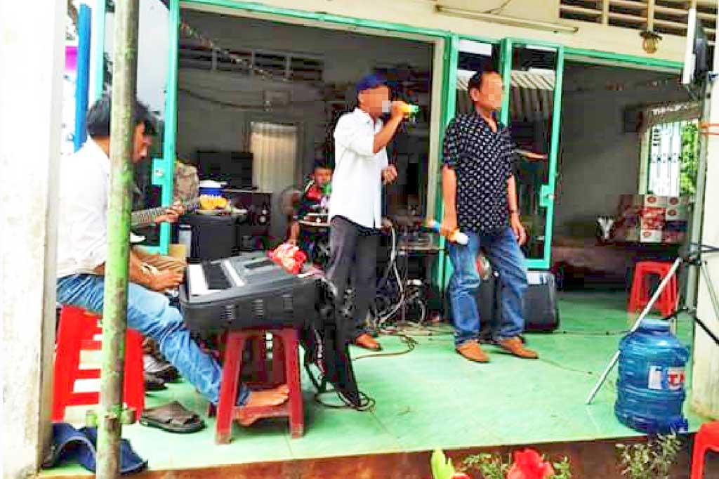 Chấn chỉnh việc kinh doanh nhạc sống, karaoke di động - Cần lý thức người dân