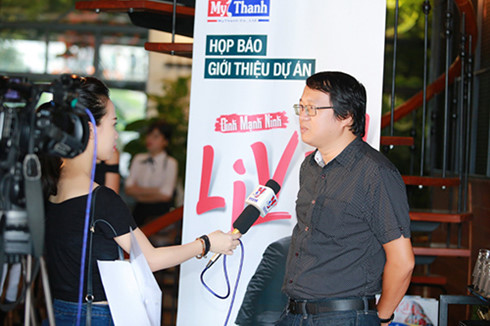 Lần đầu tiên tại VN, Đinh Mạnh Ninh làm chương trình với Live stream