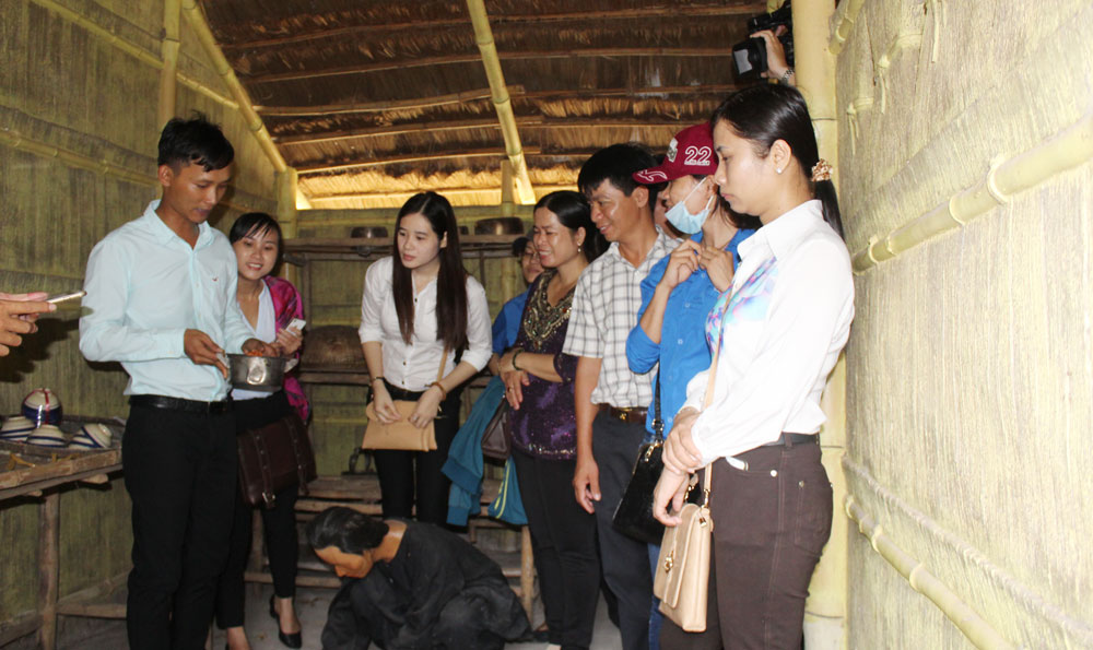 Về nguồn nhân ngày Truyền thống ngành Thông tin và Truyền thông Việt Nam