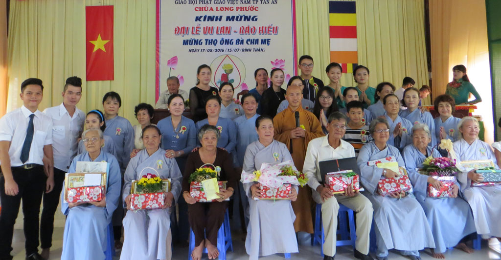 Về nơi báo hiếu