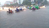 TP.Tân An nhiều tuyến đường ngập sâu sau cơn mưa lớn.