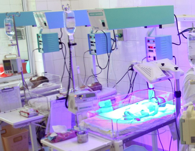 Khẩn cấp làm rõ sự việc mang xác hài nhi đặt lên bàn giám đốc