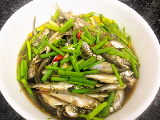 Cá linh kho lạt, bùi ngùi nhớ quê