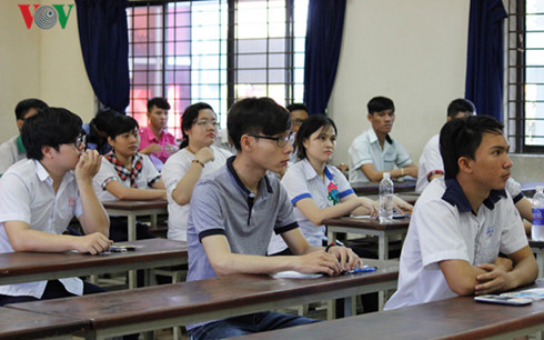 Thi THPT Quốc gia 2017: Học sinh đổ xô đi luyện thi trắc nghiệm