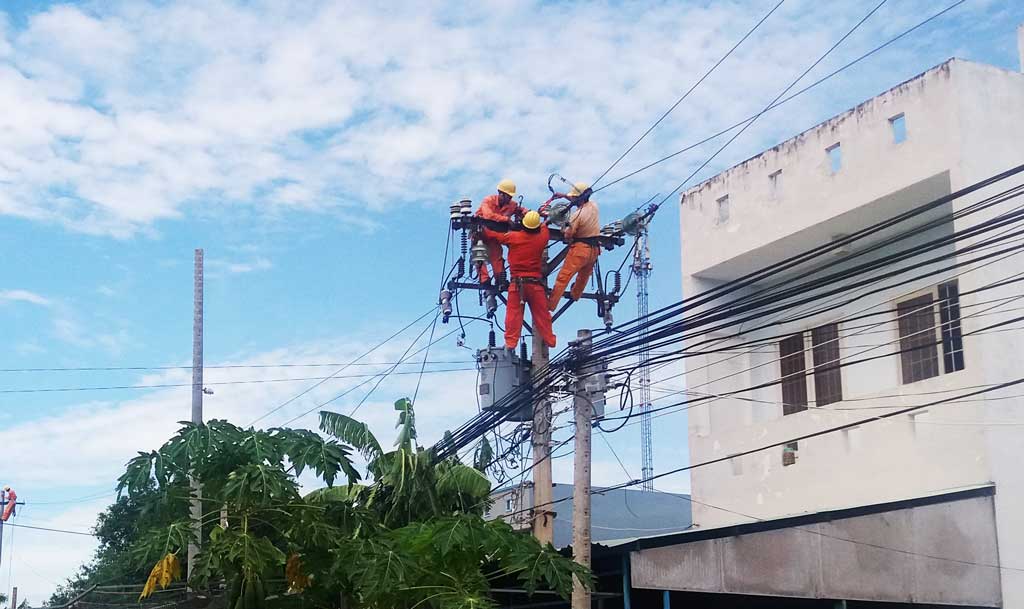 Các cách sử dụng điện an toàn và xử trí khi bị điện giật