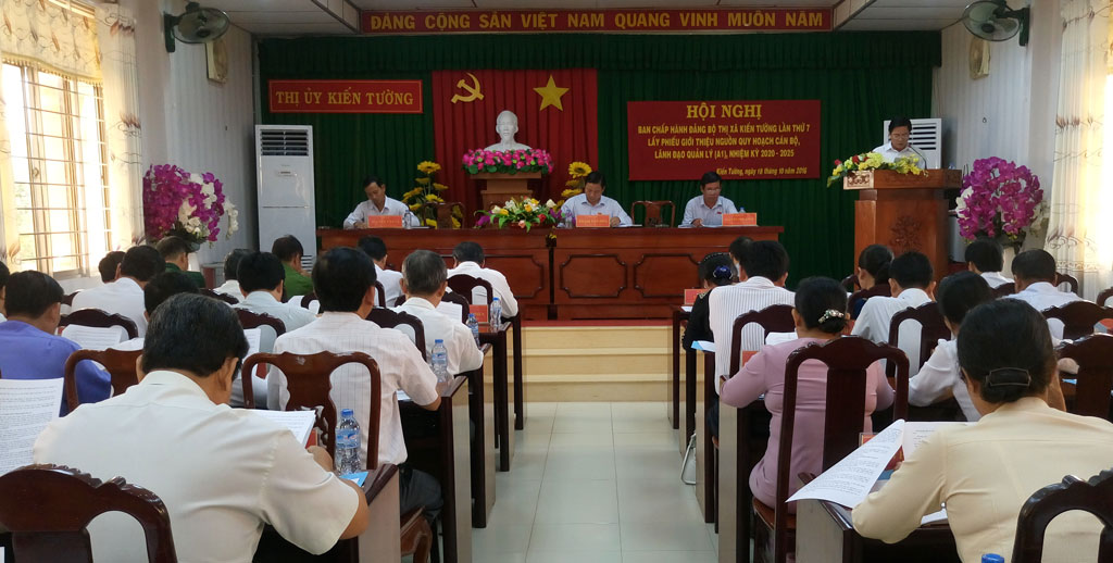 Kiến Tường giới thiệu nguồn quy hoạch cán bộ, lãnh đạo quản lý nhiệm kỳ 2020-2025