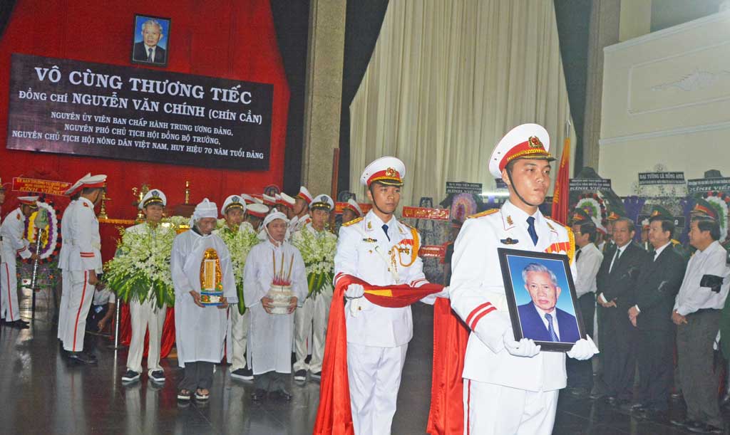 Đau buồn tiễn biệt người con ưu tú