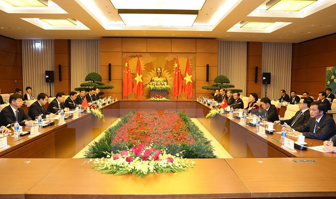 Chủ tịch Quốc hội hội đàm với Ủy viên trưởng Nhân đại Trung Quốc