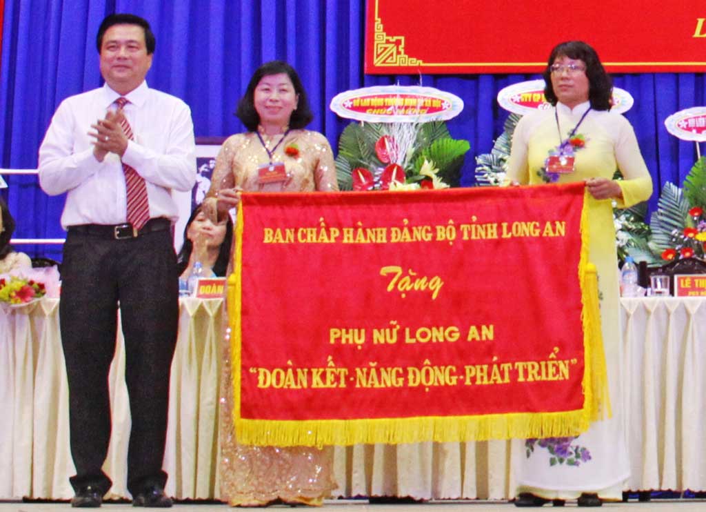 Bà Nguyễn Hồng Mai tái đắc cử chức vụ Chủ tịch Hội LHPN tỉnh Long An