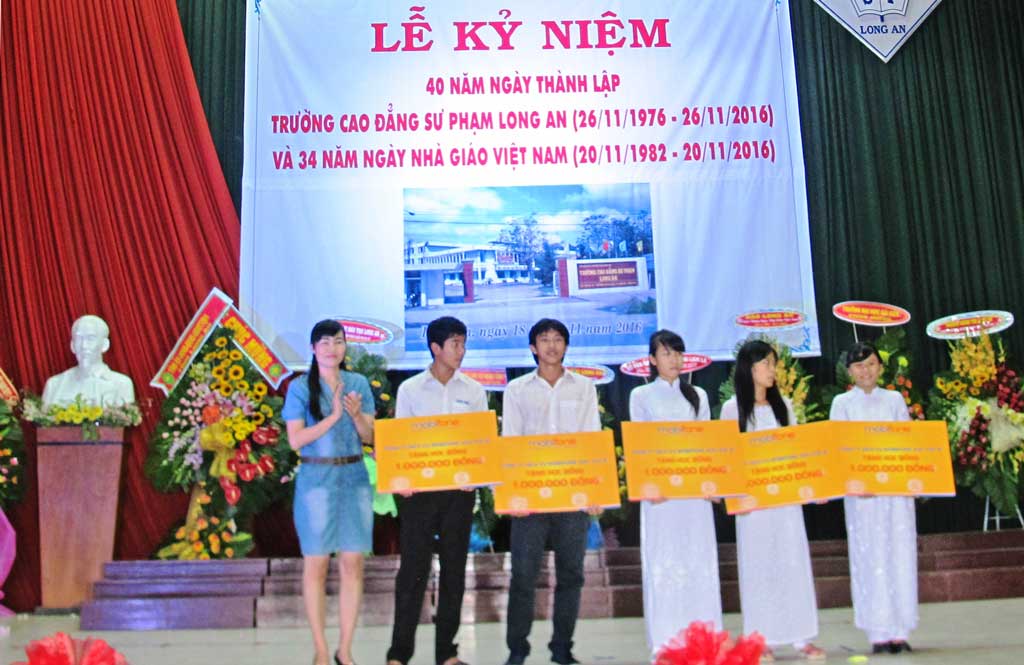 Trường Cao đẳng Sư phạm Long An kỷ niệm 40 năm thành lập trường - Báo Long An Online Trường Cao đẳng Sư phạm Long An kỷ niệm 40 năm thành lập trường - Báo Long An Online
