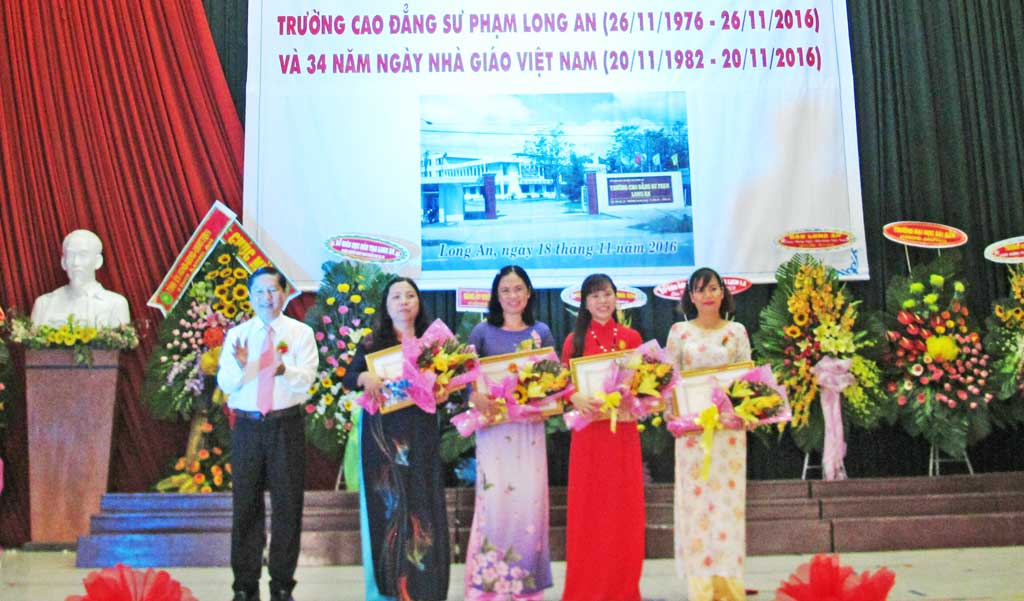 Trường Cao đẳng Sư phạm Long An kỷ niệm 40 năm thành lập trường - Báo Long An Online Trường Cao đẳng Sư phạm Long An kỷ niệm 40 năm thành lập trường - Báo Long An Online