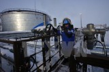 Các nước ngoài OPEC đồng ý giảm sản lượng 558.000 thùng dầu mỏ