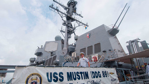Tàu khu trục USS Mustin của Mỹ tới Cam Ranh
