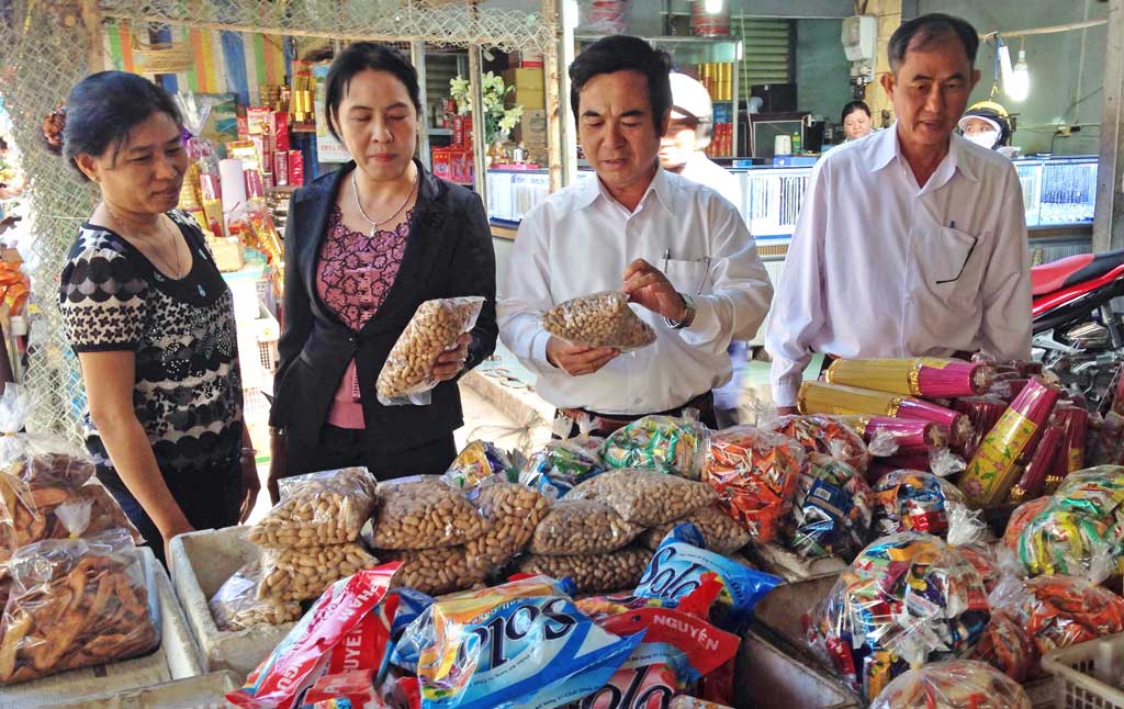 Không để tình trạng buôn lậu, hàng gian, hàng giả bùng phát dịp cuối năm