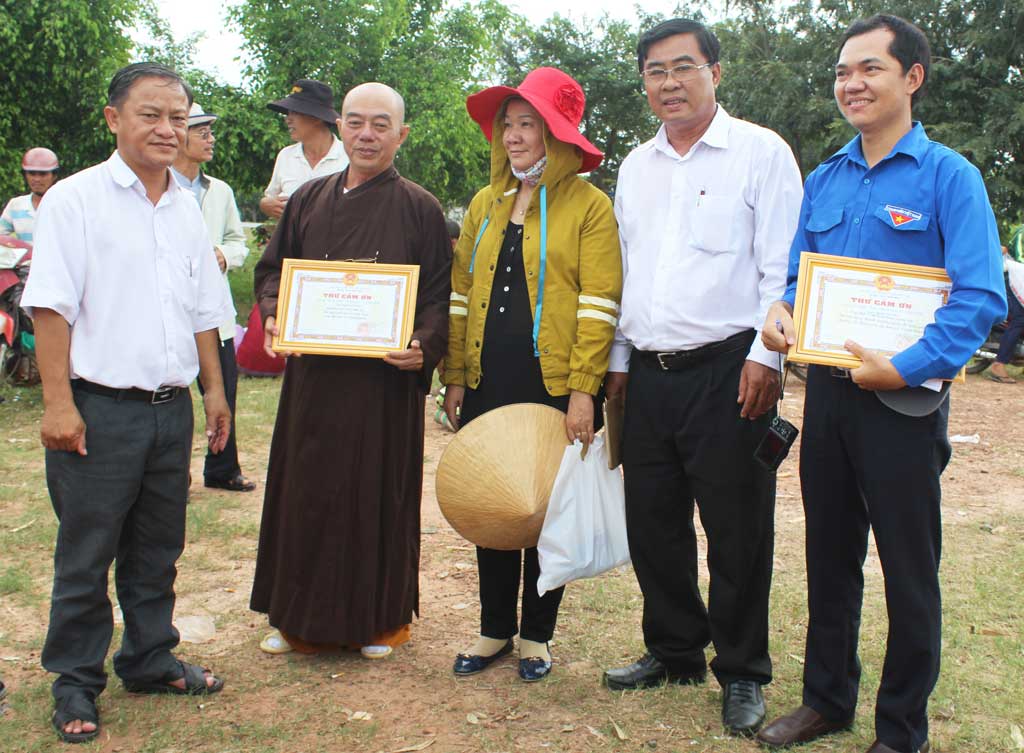 Xuân về ấm áp tình người - Bài 2: Những bông hoa thiện nguyện