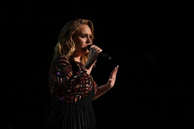Adele xuất sắc giành 3 giải lớn nhất trong đêm trao giải Grammy 2017