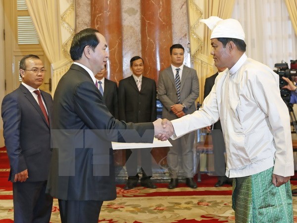 Chủ tịch nước Trần Đại Quang tiếp các Đại sứ trình Quốc thư