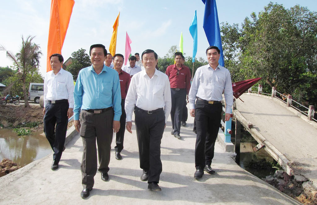 Từ những cây cầu hợp lòng dân