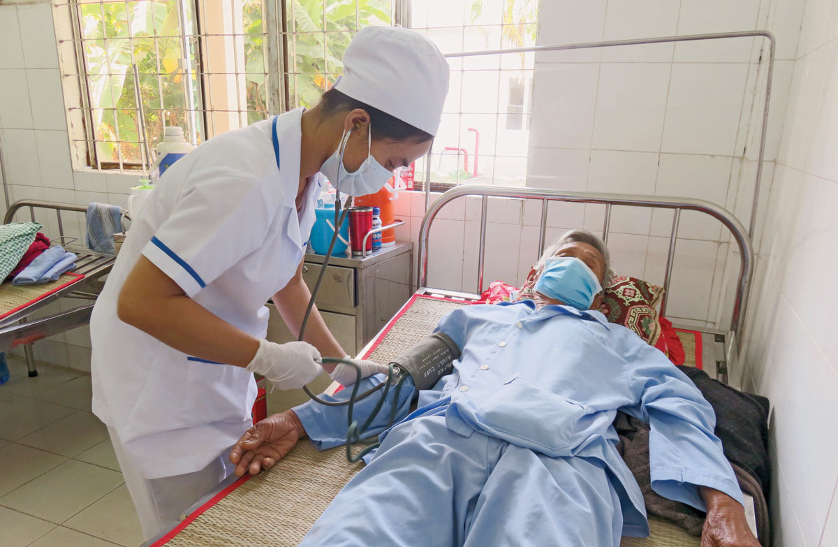 Chấp nhận rủi ro vì sức khỏe người dân