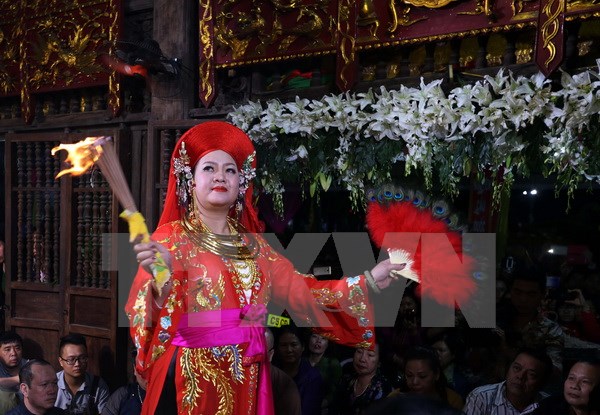 Đón bằng công nhận tín ngưỡng thờ Mẫu là Di sản của nhân loại