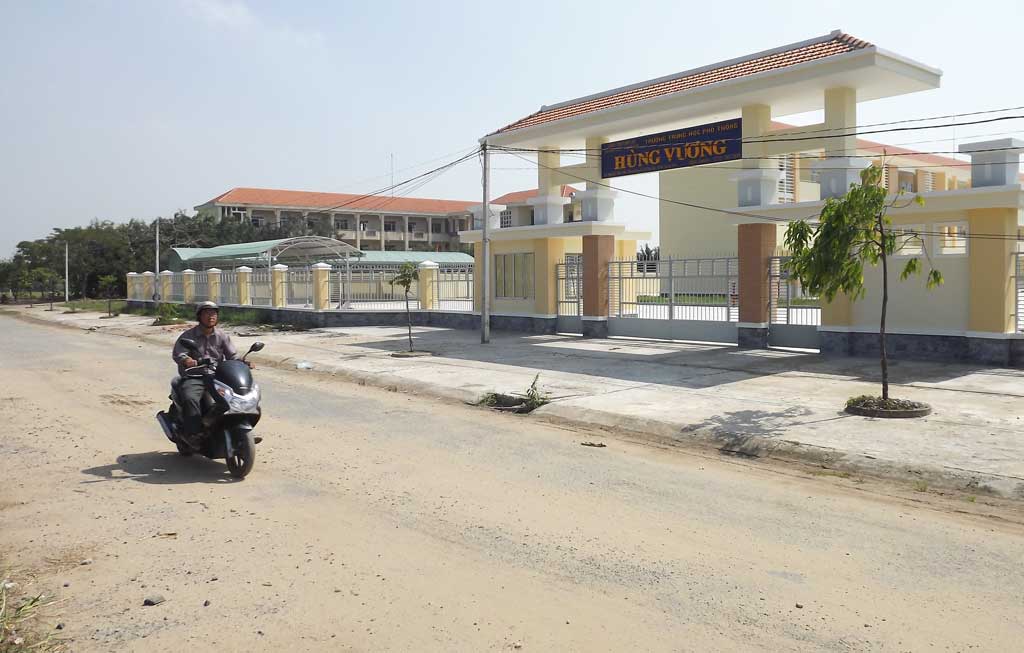 Hướng về đất Tổ