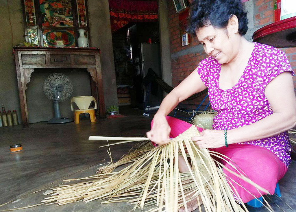 Đan nón bàng, giải quyết việc làm cho lao động nhàn rỗi