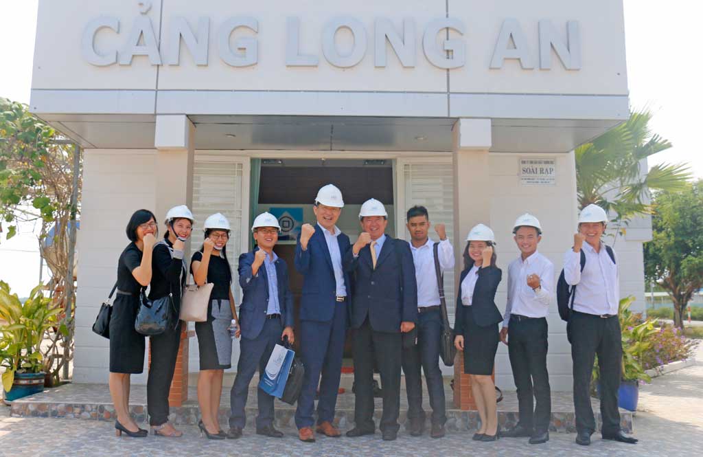 Đoàn cán bộ tỉnh Chungcheongnam-do (Hàn Quốc) tham quan Cảng Quốc tế Long An và vùng trồng thanh long