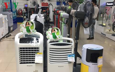Thị trường điện lạnh: Hàng tiết kiệm điện năng hút khách đầu hè