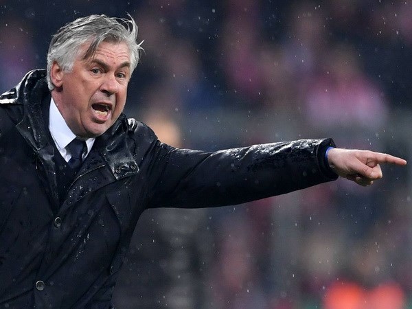 Hai giấc mơ đã chết, Bayern dốc toàn lực cho đĩa bạc Bundesliga