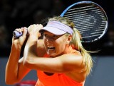 Maria Sharapova thẳng tiến bán kết Porsche Tennis Grand Prix
