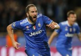 Higuain lập cú đúp, Juventus rộng cửa vào CK Champions League