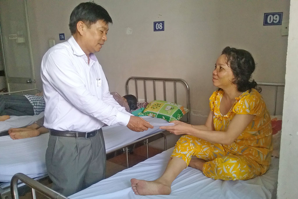 Chăm lo cho người lao động