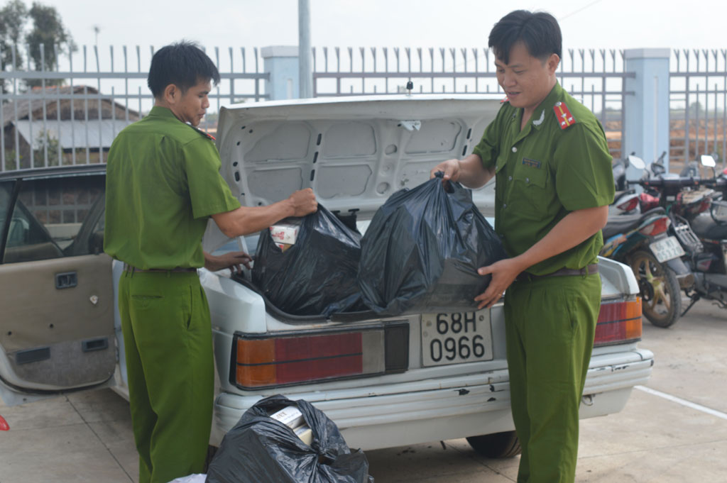 Công an huyện Mộc Hóa làm theo gương Bác bằng những việc cụ thể, thiết thực