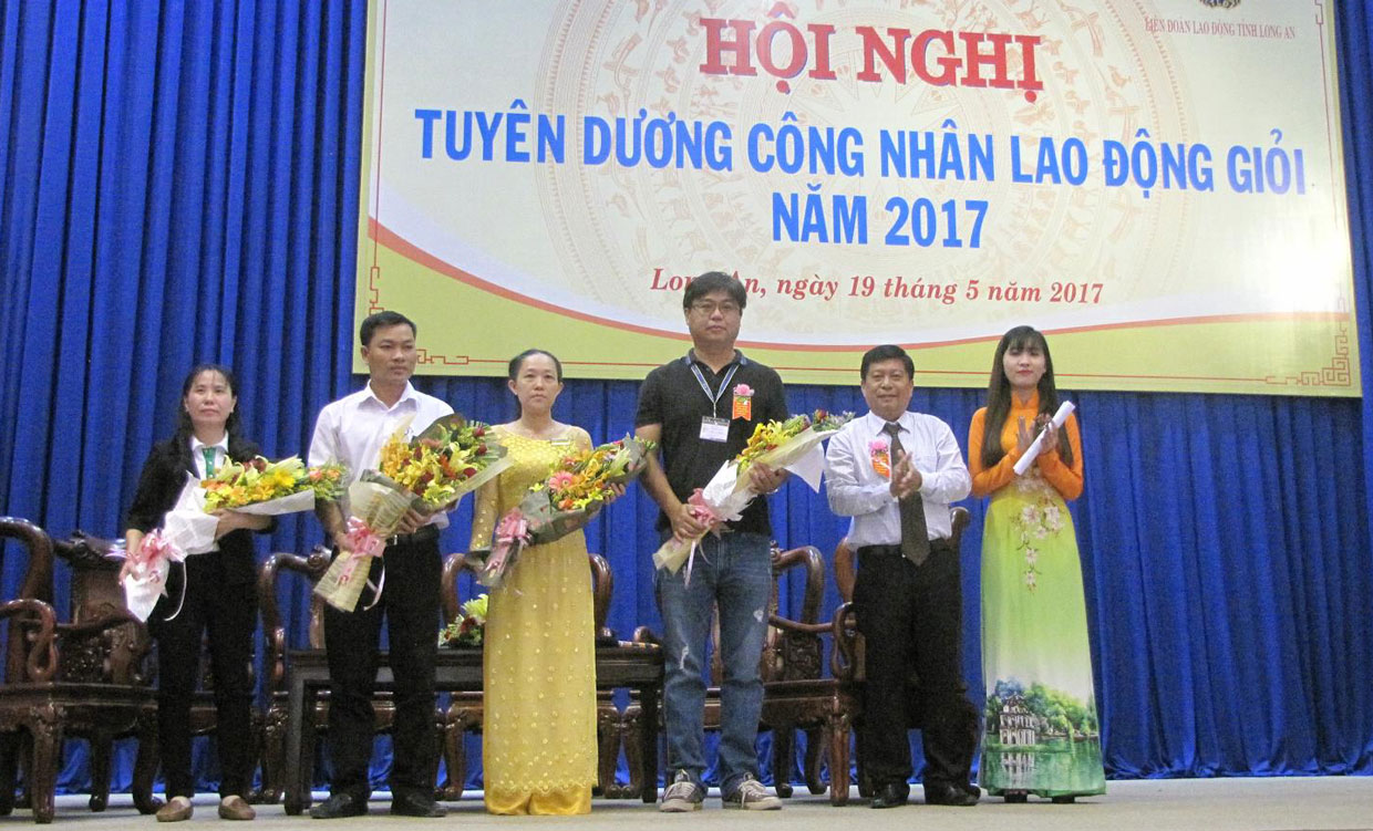 Khơi dậy tính năng động, sáng tạo trong lao động, sản xuất