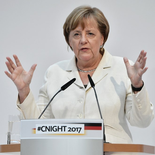 Bà Merkel kêu gọi châu Âu hãy tự nắm lấy vận mình của mình