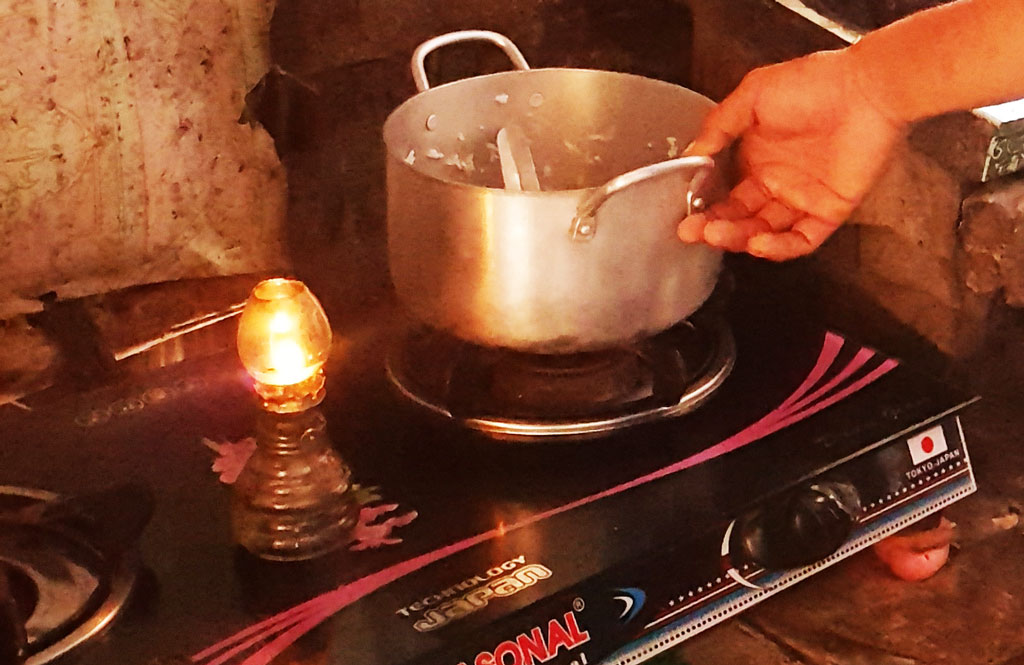 Hàng chục hộ dân chưa có điện sinh hoạt