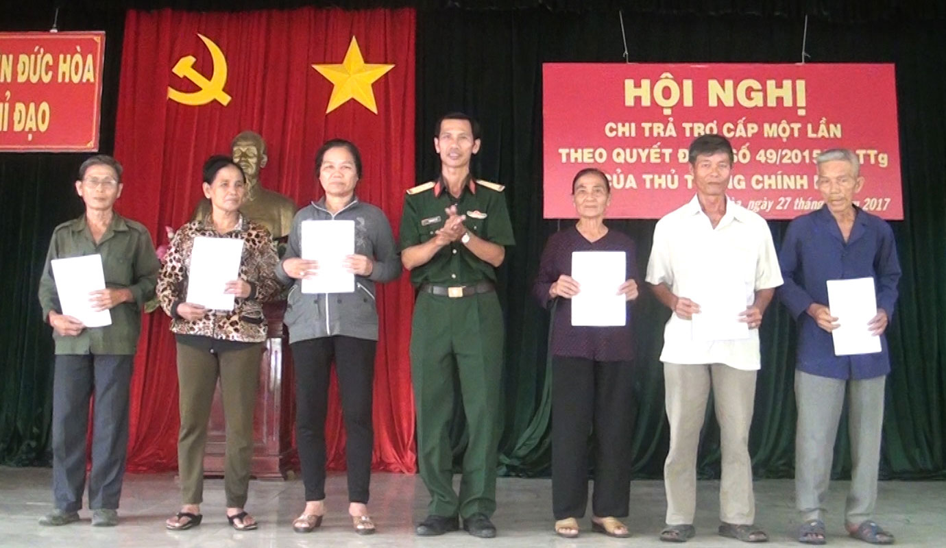 Đức Hòa chi trả trợ cấp một lần đợt 2 theo Quyết định 49 của Thủ tướng Chính phủ