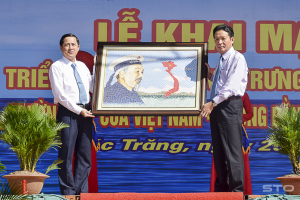 Khai mạc triển lãm và trưng bày tư liệu "Hoàng Sa, Trường Sa của Việt Nam - Những bằng chứng lịch sử và pháp lý"