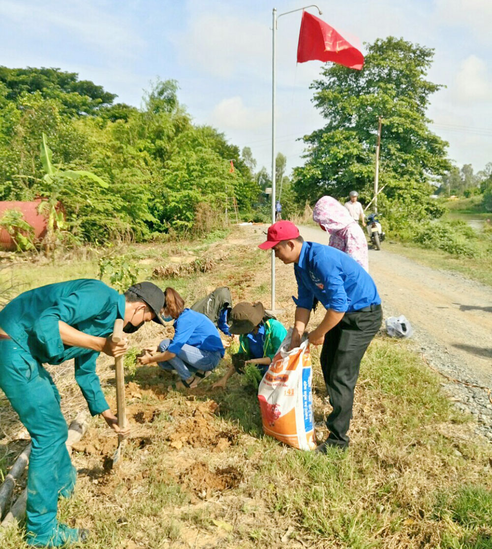 Tân Hưng: Hiệu quả từ mô hình “Sáng, xanh, sạch đẹp, an toàn giao thông”