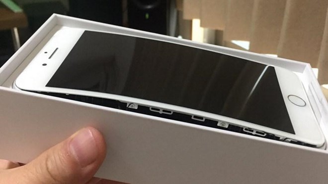 Apple mở điều tra thông tin iPhone 8 Plus bị phồng nứt máy