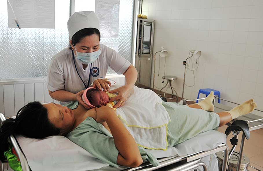 Chăm sóc thiết yếu bà mẹ và trẻ sơ sinh khi mổ lấy thai
