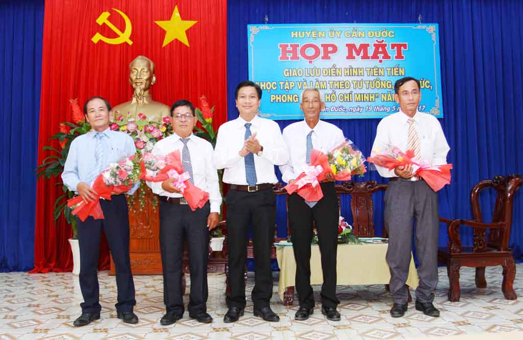 Cần Đước: Đẩy mạnh việc học tập và làm theo tư tưởng, đạo đức, phong cách Hồ Chí Minh