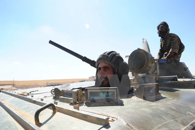 Quân đội Syria giao tranh dữ dội với IS, hơn 70 chiến binh tử vong