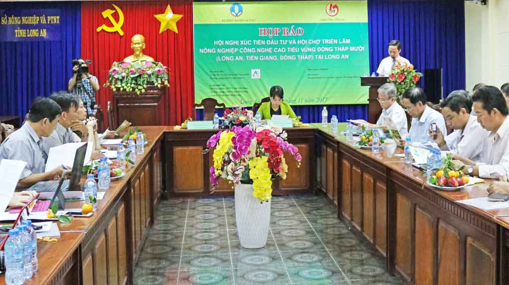 Hơn 200 gian hàng tham gia Hội chợ triển lãm nông nghiệp công nghệ cao tiểu vùng Đồng Tháp Mười