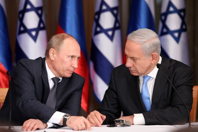 Tổng thống Nga Vladimir Putin và Thủ tướng Israel Benjamin Netanyahu. (Nguồn: veteranstoday.com)