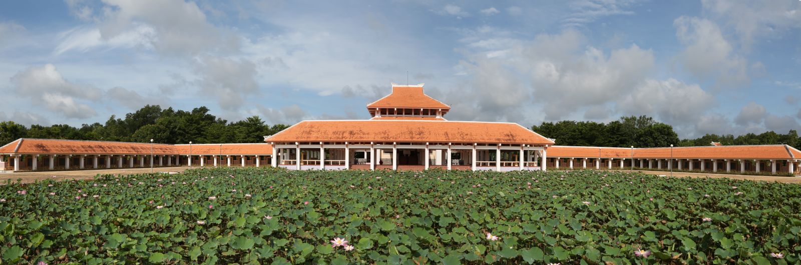 Historical Revolutionary Monument of the province (Photo: Huu Ly)